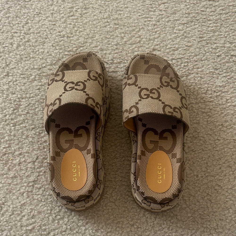 Gucci Kids Tan Logo Slippers